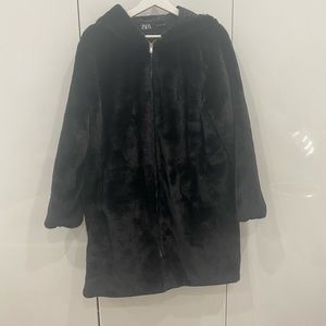 Zara Faux fur black coat L